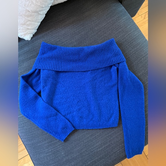 OFF SHOULDER ROYAL BLUE SWEATER SMALL - Picture 1 of 2